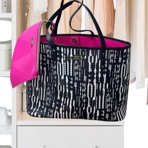 Trina Turk Bag w/Pouch, Black & White Print, Pink inside